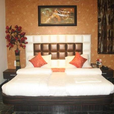 Hotel Pink Pearl Raigarh Bagian luar foto