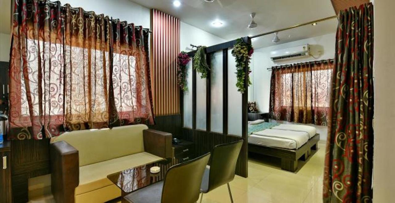 Hotel Pink Pearl Raigarh Bagian luar foto