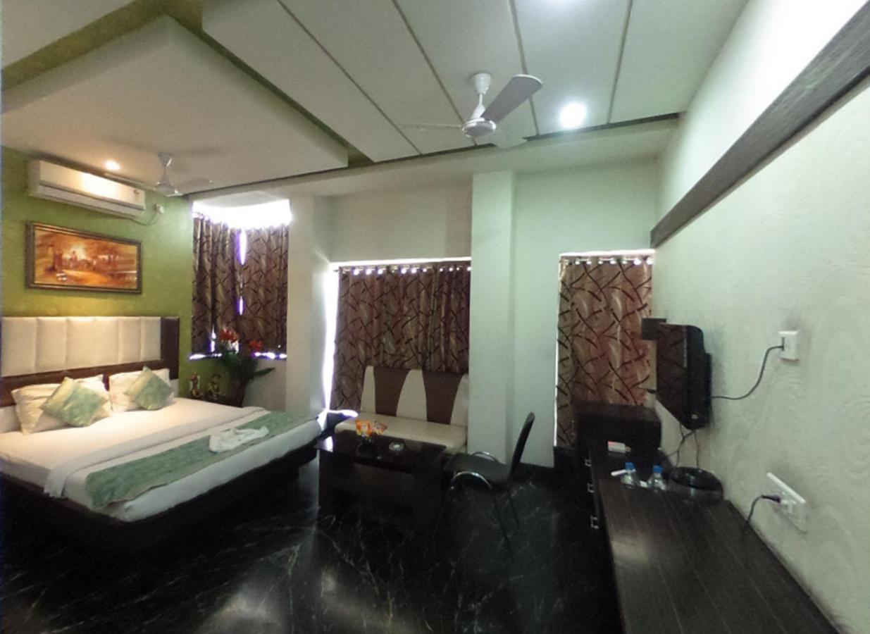 Hotel Pink Pearl Raigarh Bagian luar foto